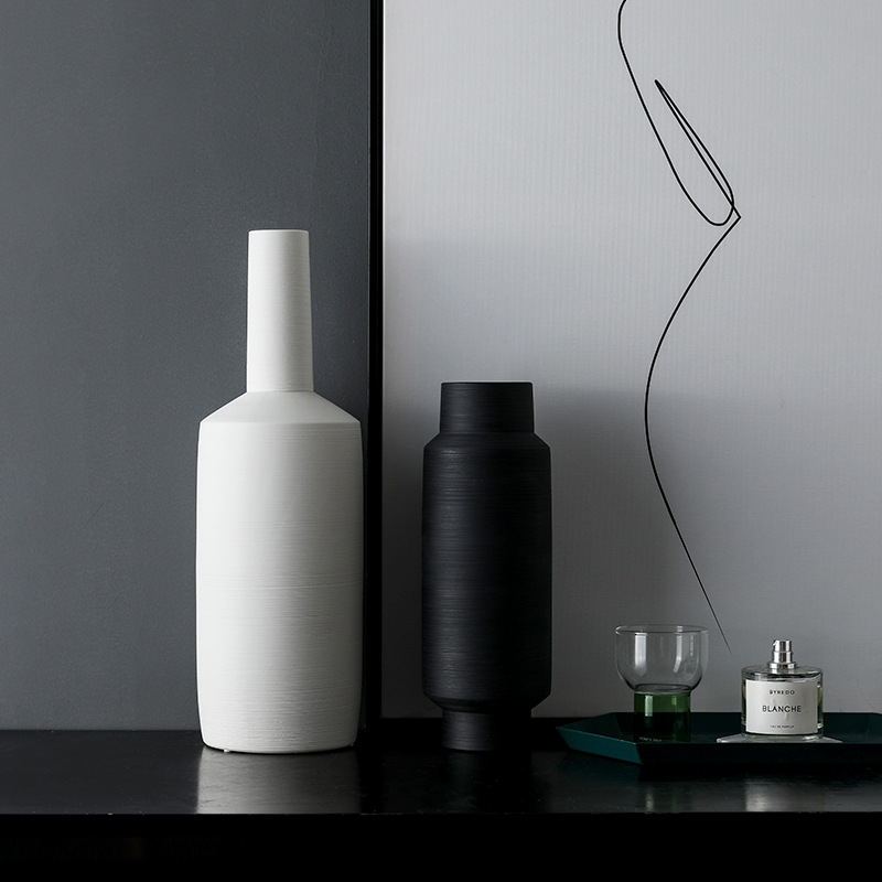 Vase en céramique - design minimaliste