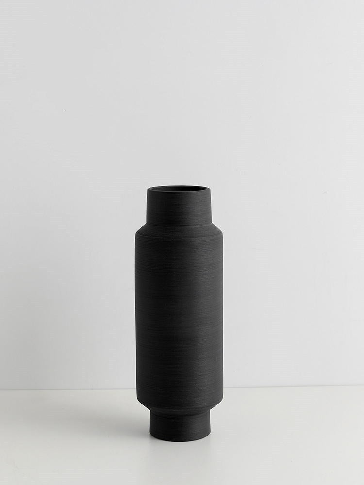 Vase en céramique - design minimaliste