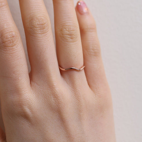Bague ondulée minimaliste