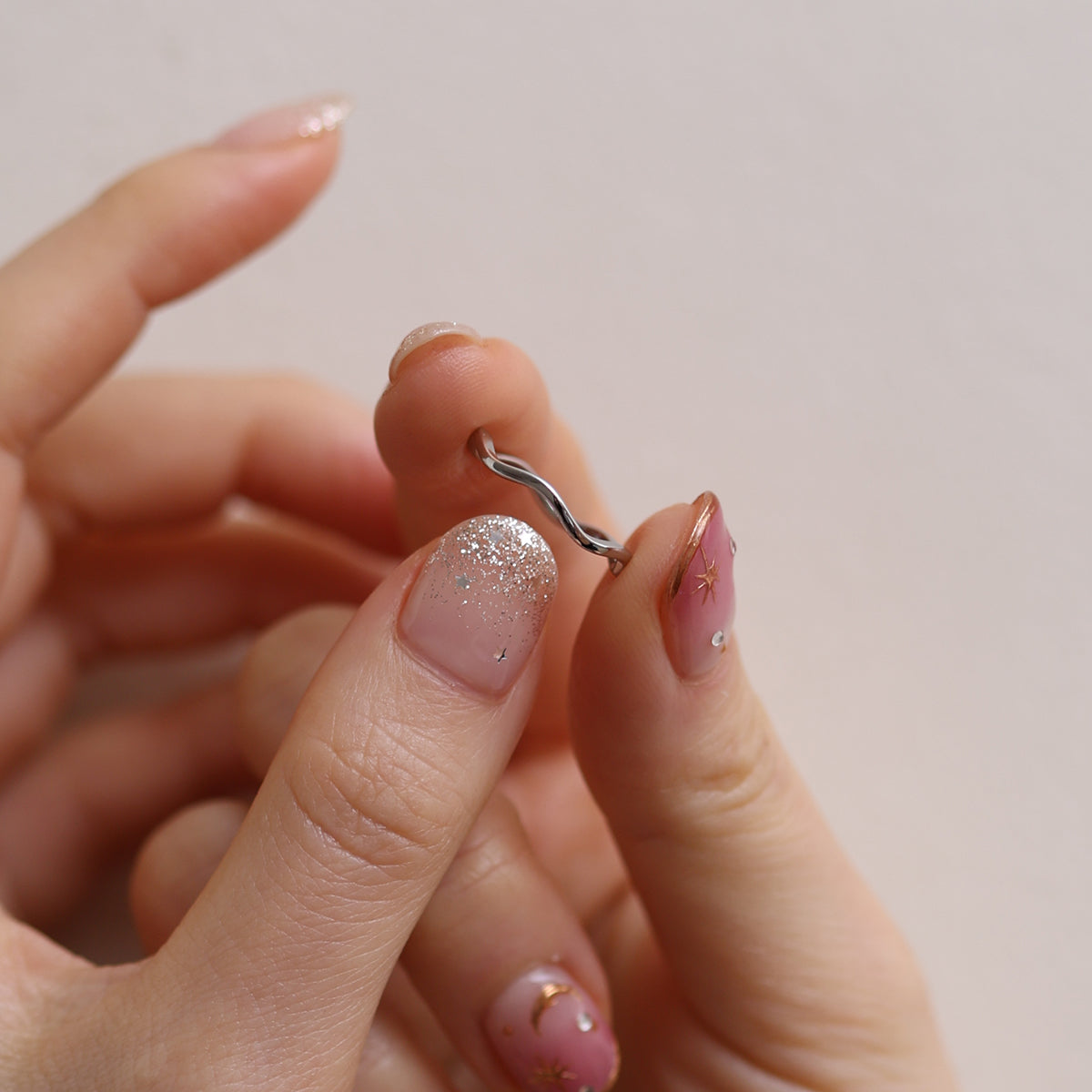 Bague ondulée minimaliste